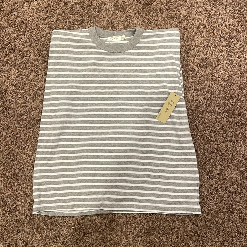 Cut off padded shoulders top